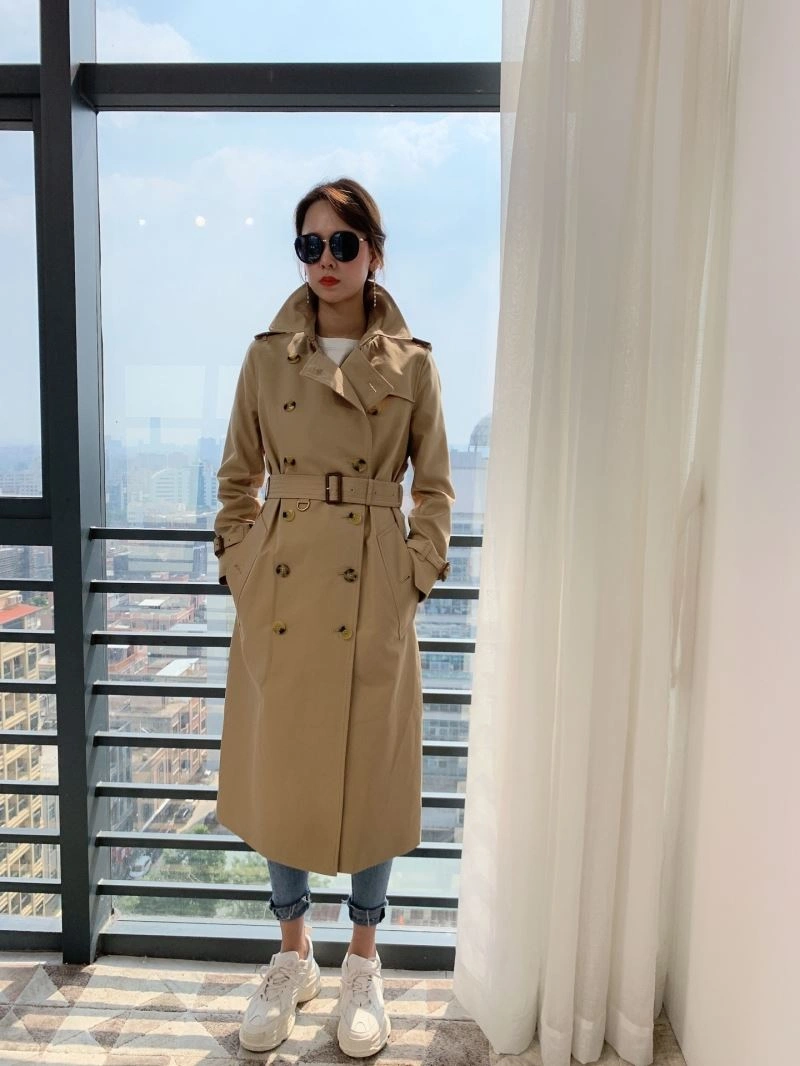Vibrant Burberry Outwear 104392