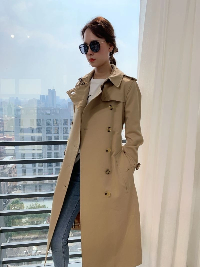 Vibrant Burberry Outwear 104392