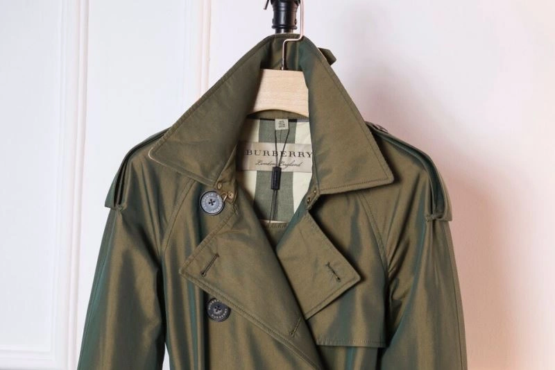 Burberry Outwear Chic 104354