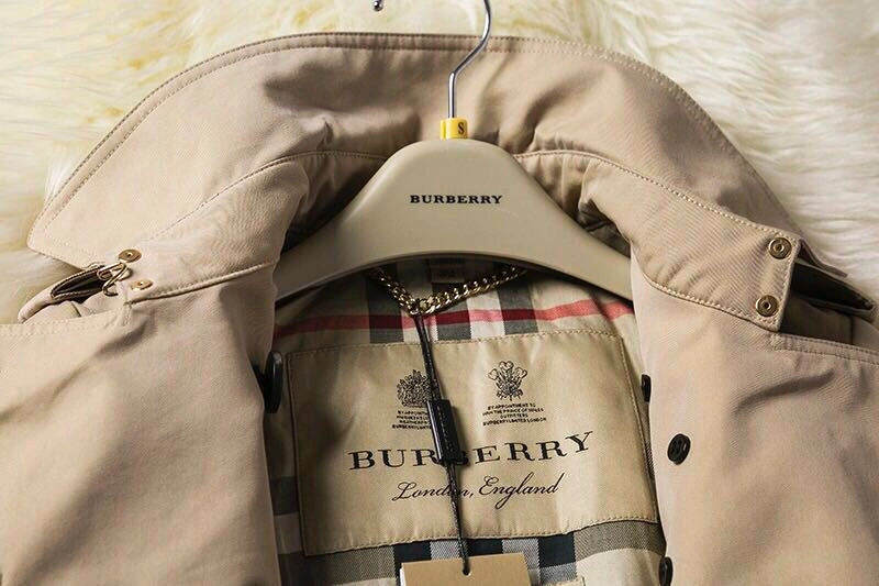 Trendy Burberry Outwear 104350