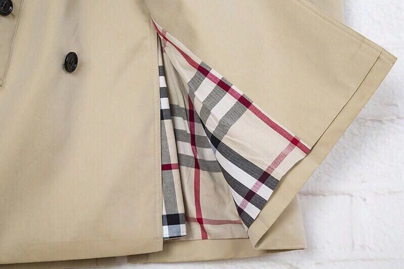 Burberry Outwear Lightweight 104344