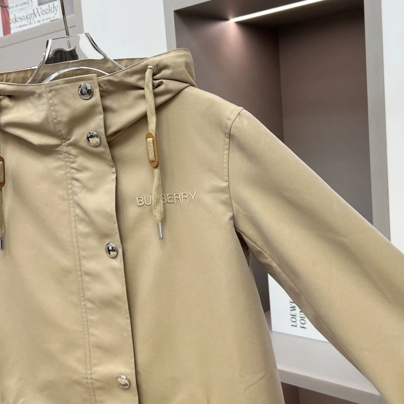 Casual Burberry Outwear 104339