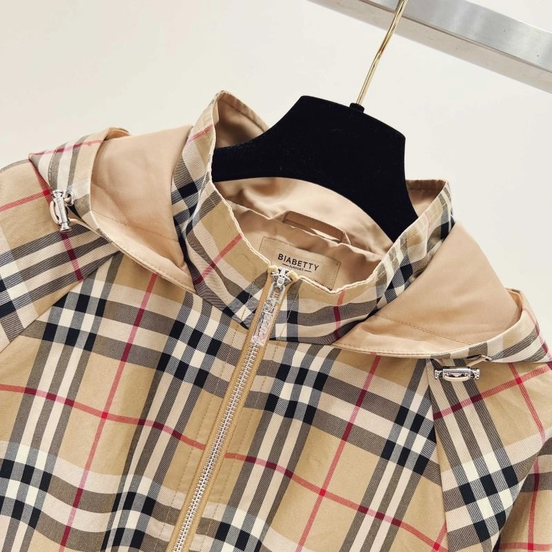 Casual Burberry Outwear 104330
