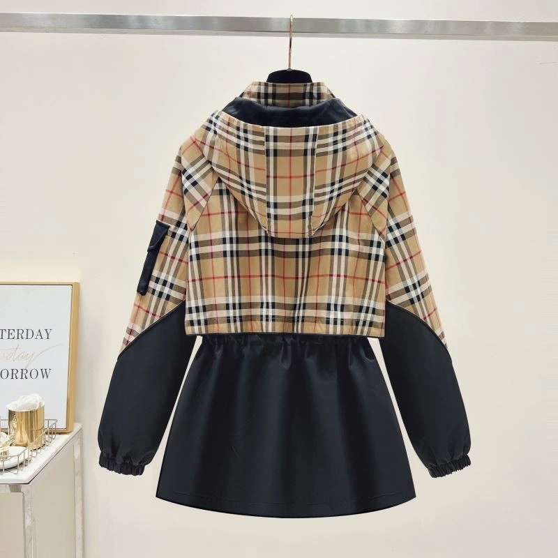 Burberry Outwear Sleek 104327