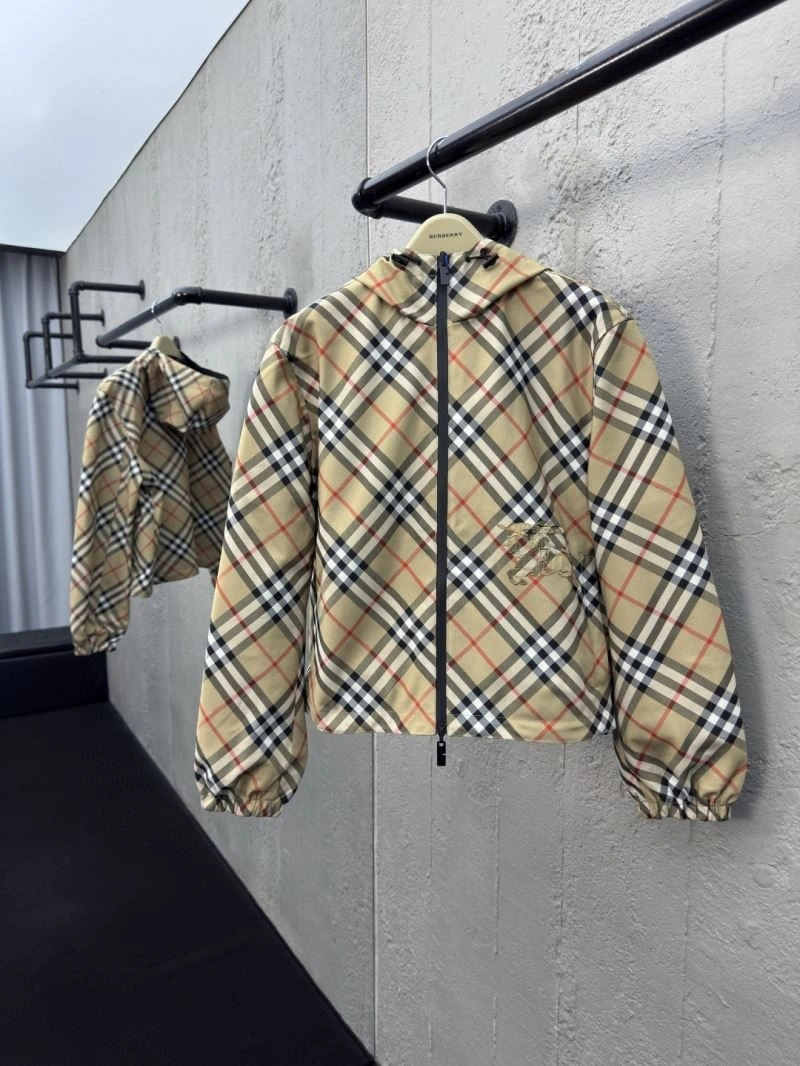 Burberry Outwear Seasonal 104357