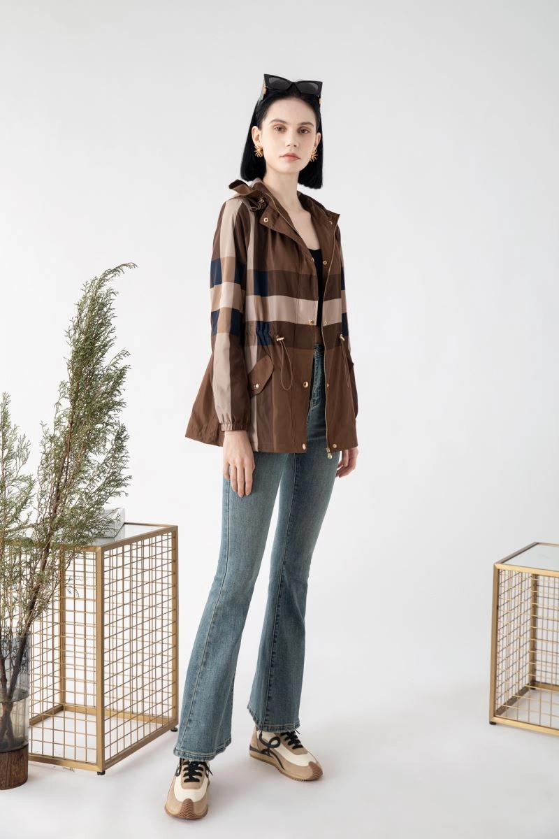 Bold Burberry Outwear 104323