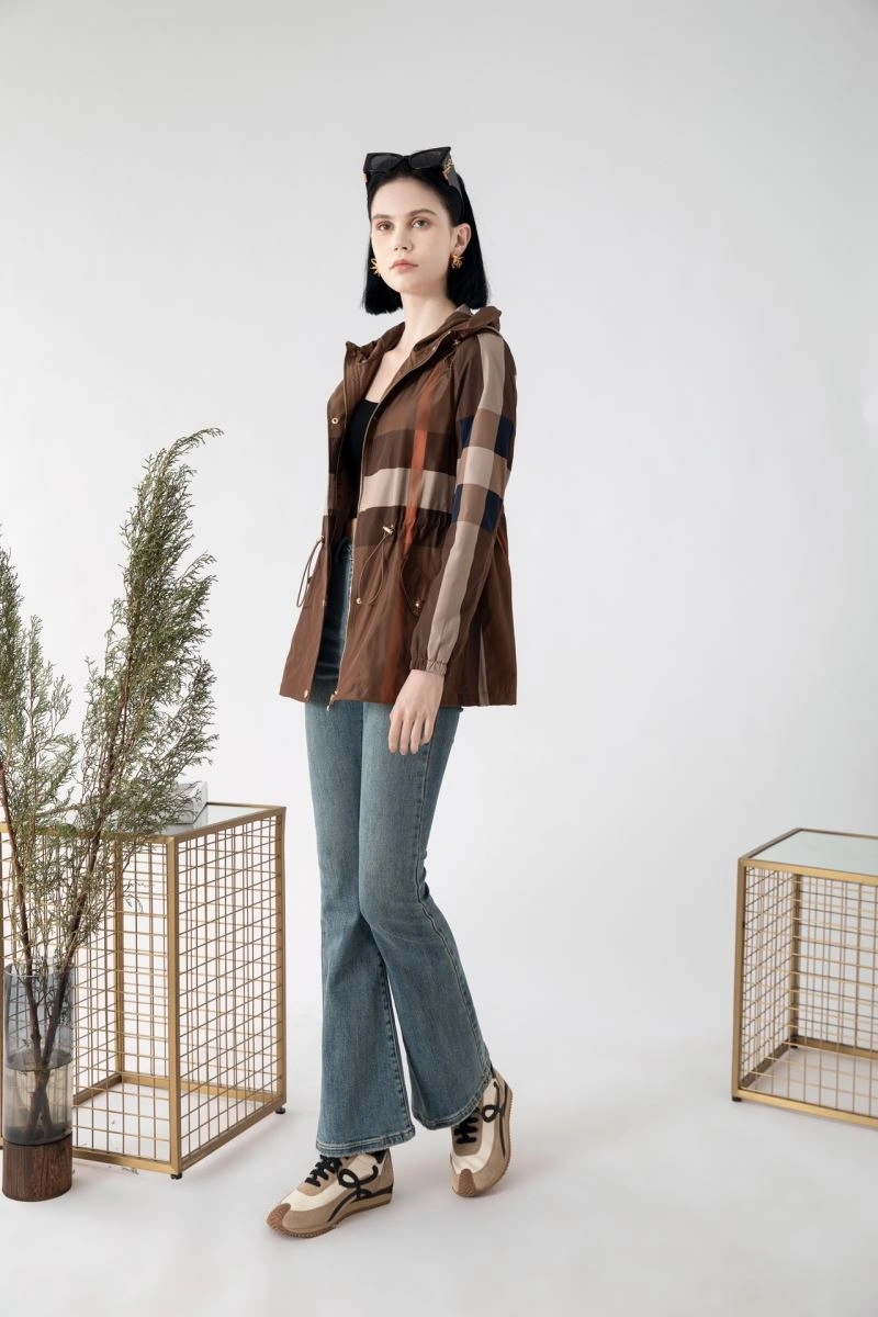 Bold Burberry Outwear 104323