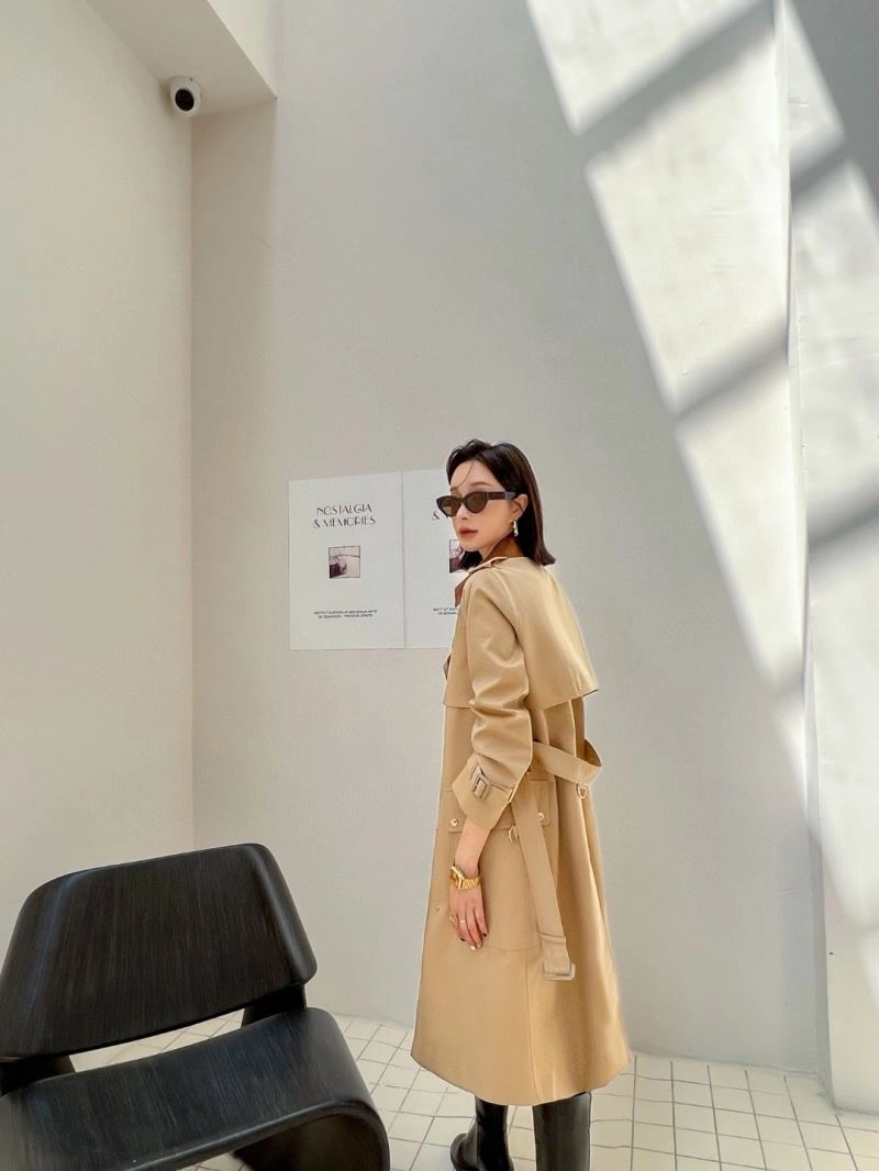 Premium Burberry Outwear 104315