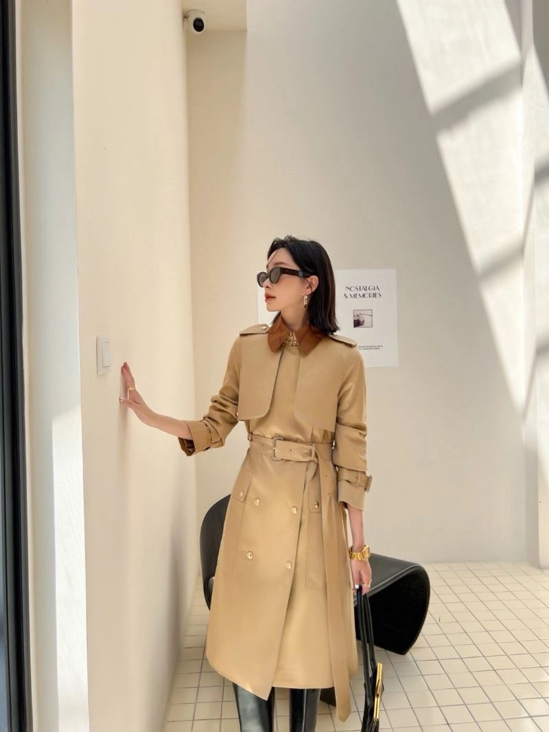 Premium Burberry Outwear 104315
