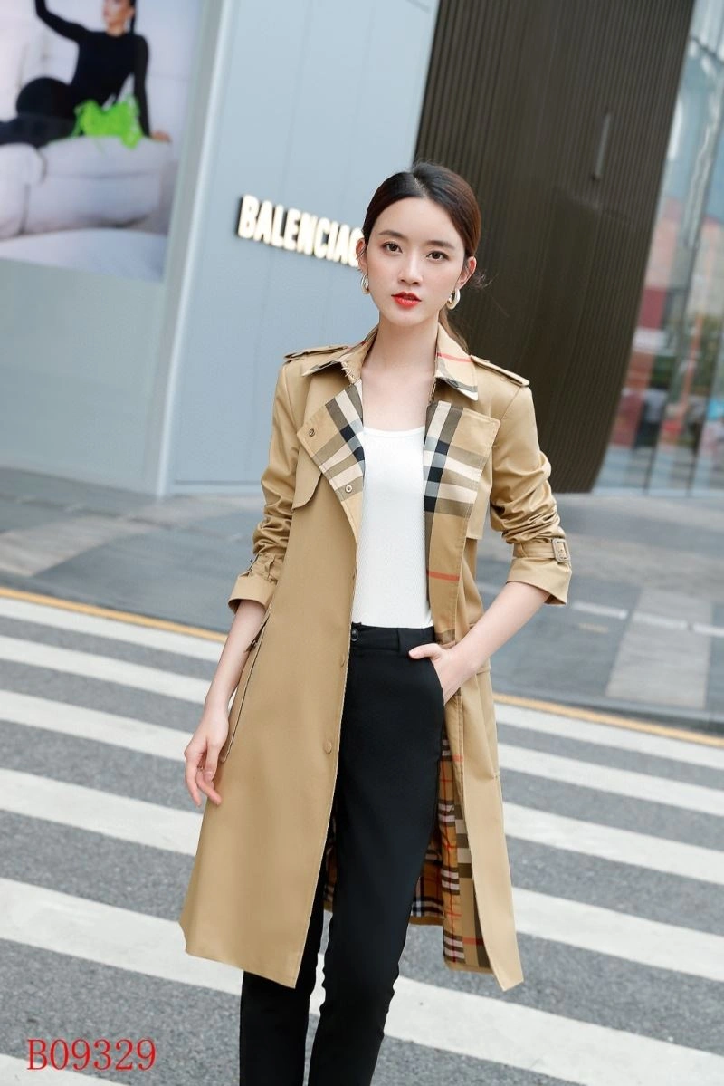 Sleek Burberry Outwear 104319