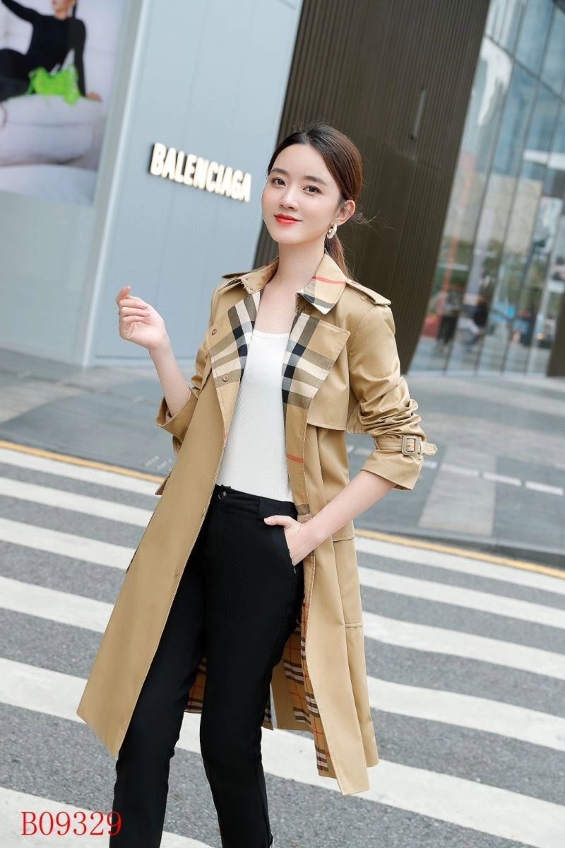 Sleek Burberry Outwear 104319