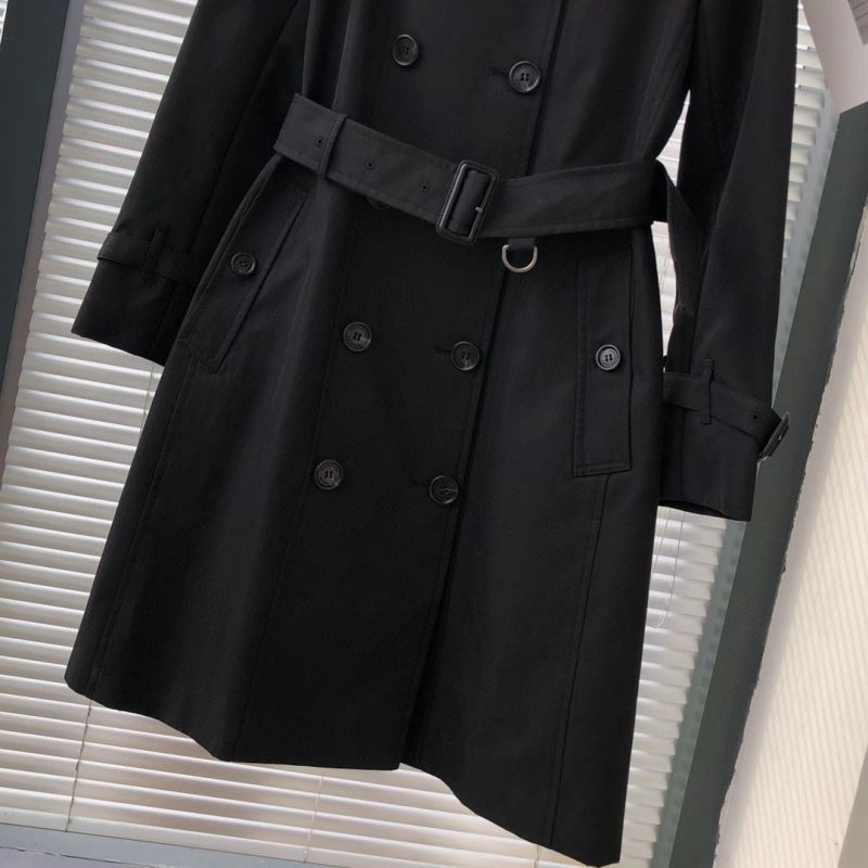 ComfortFit Burberry Outwear 104305