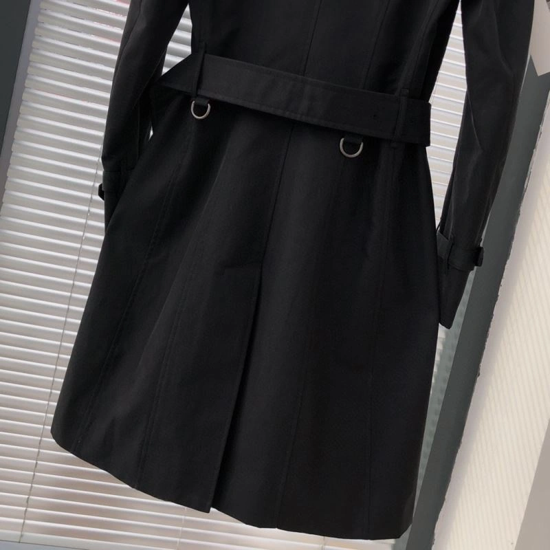 ComfortFit Burberry Outwear 104305