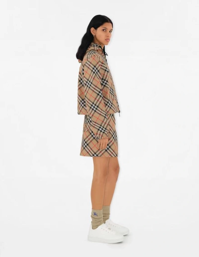 Burberry Outwear Breathable 104295