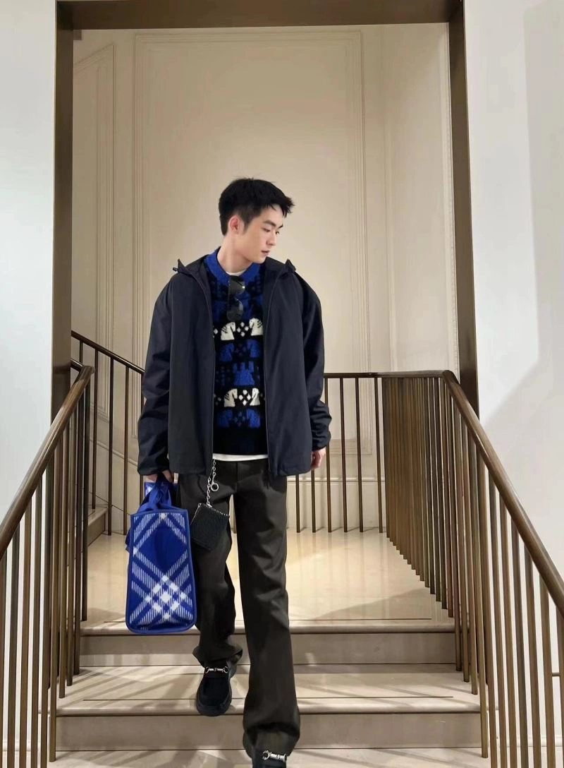 Burberry Outwear Minimalist 104292