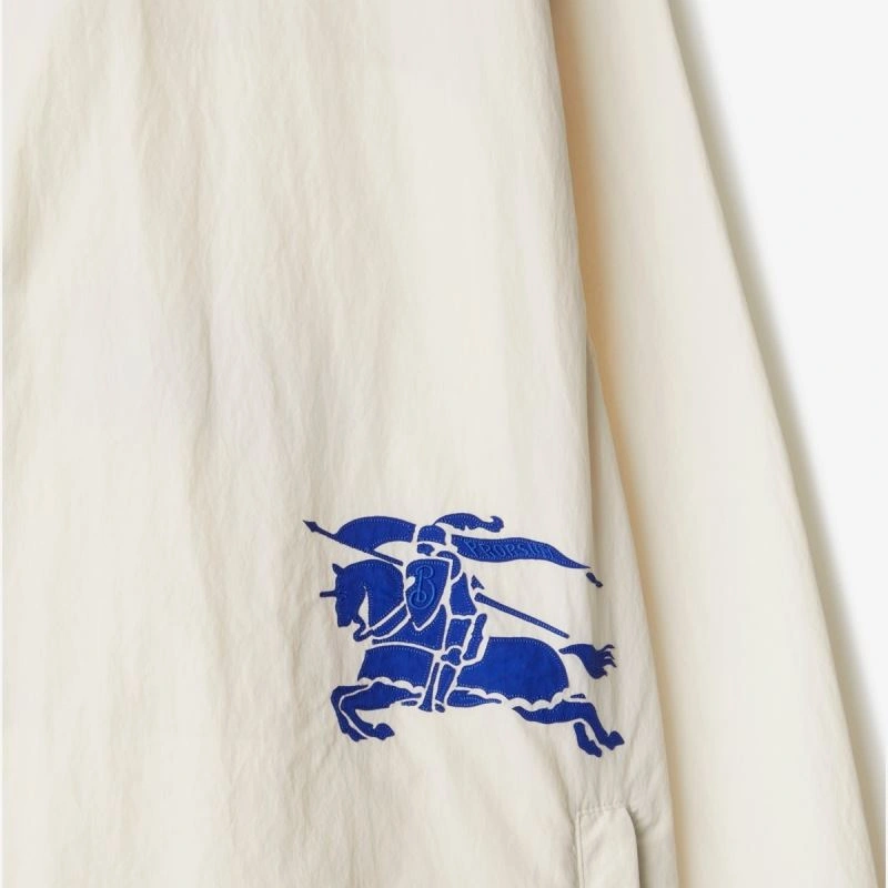 Burberry Outwear Trendsetting 104289