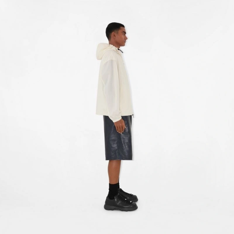 Burberry Outwear Trendsetting 104289