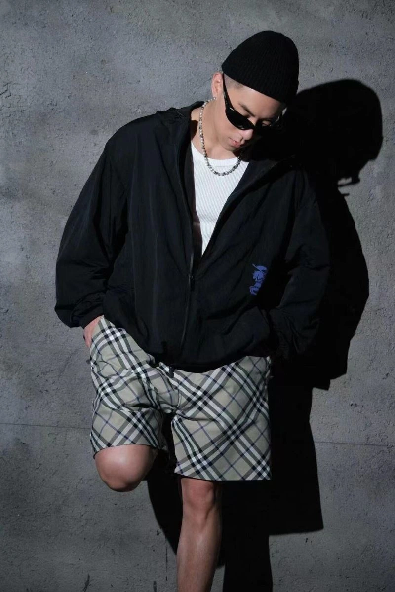 Bright Burberry Outwear 104358