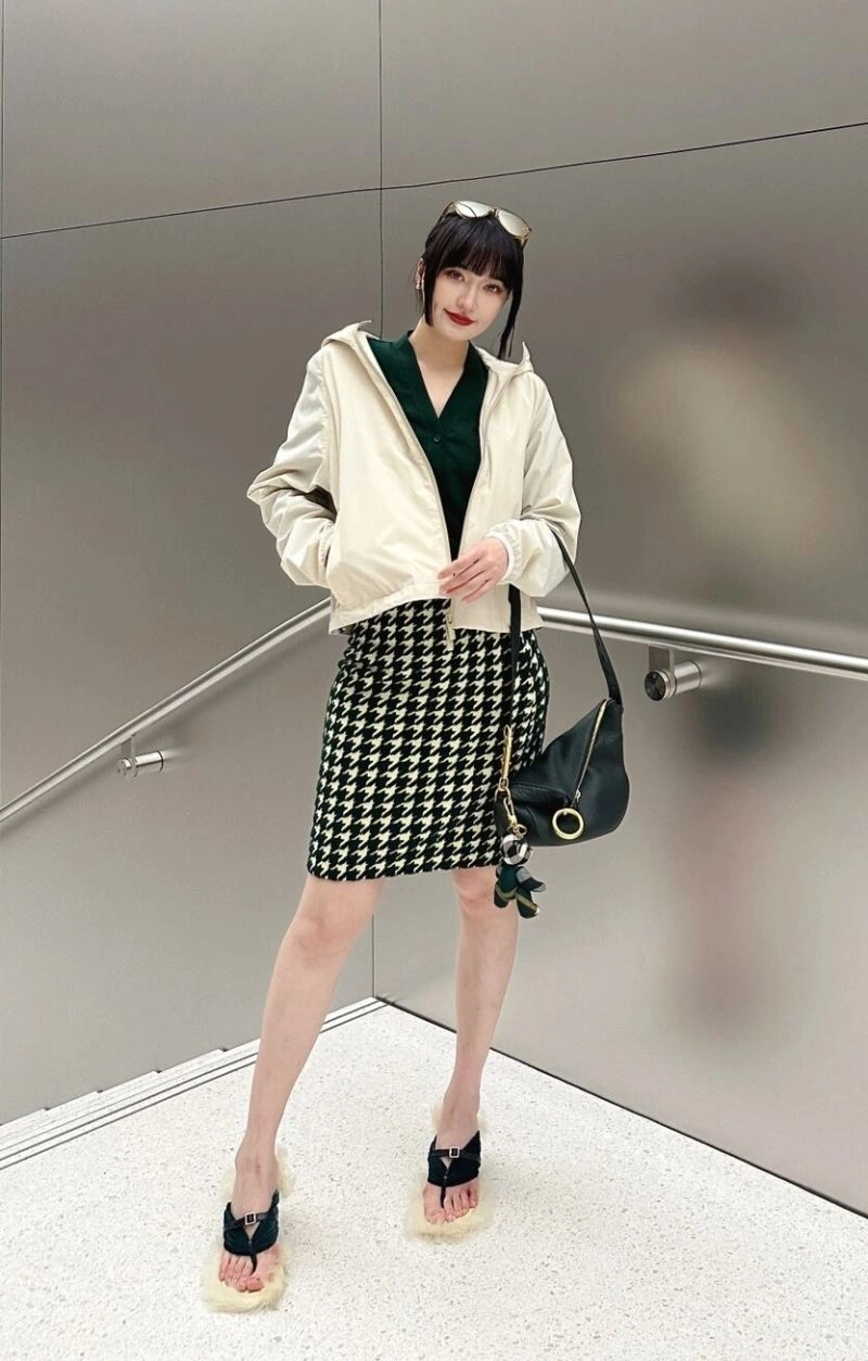 Compact Burberry Outwear 104282