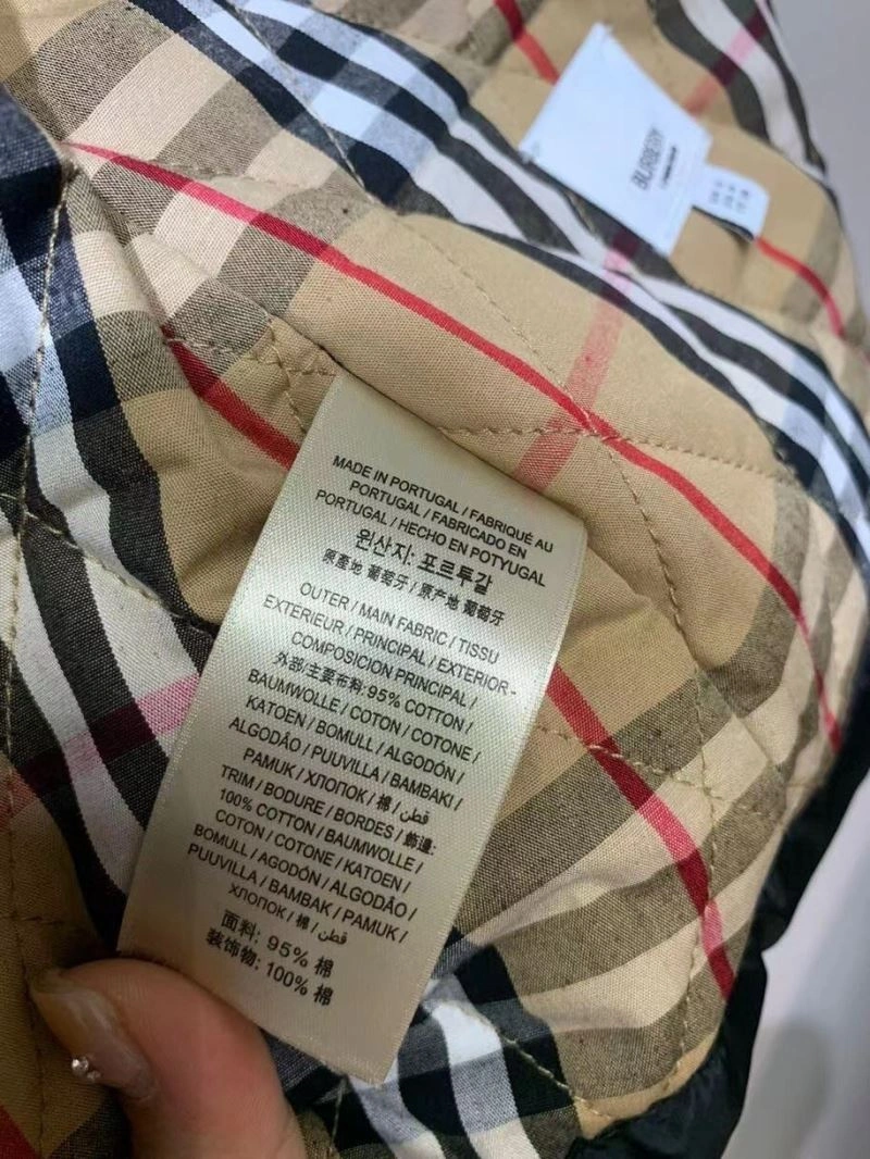 Burberry Outwear Chic 104276