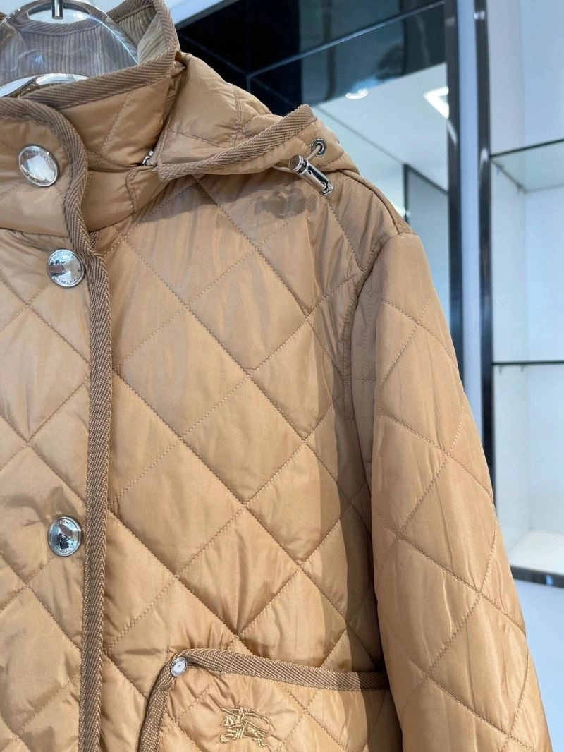 Vibrant Burberry Outwear 104269