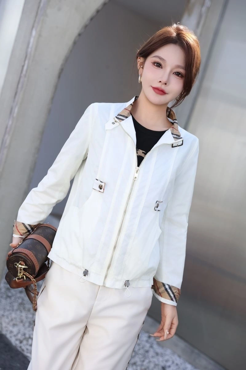 Lightweight Burberry Outwear 104266