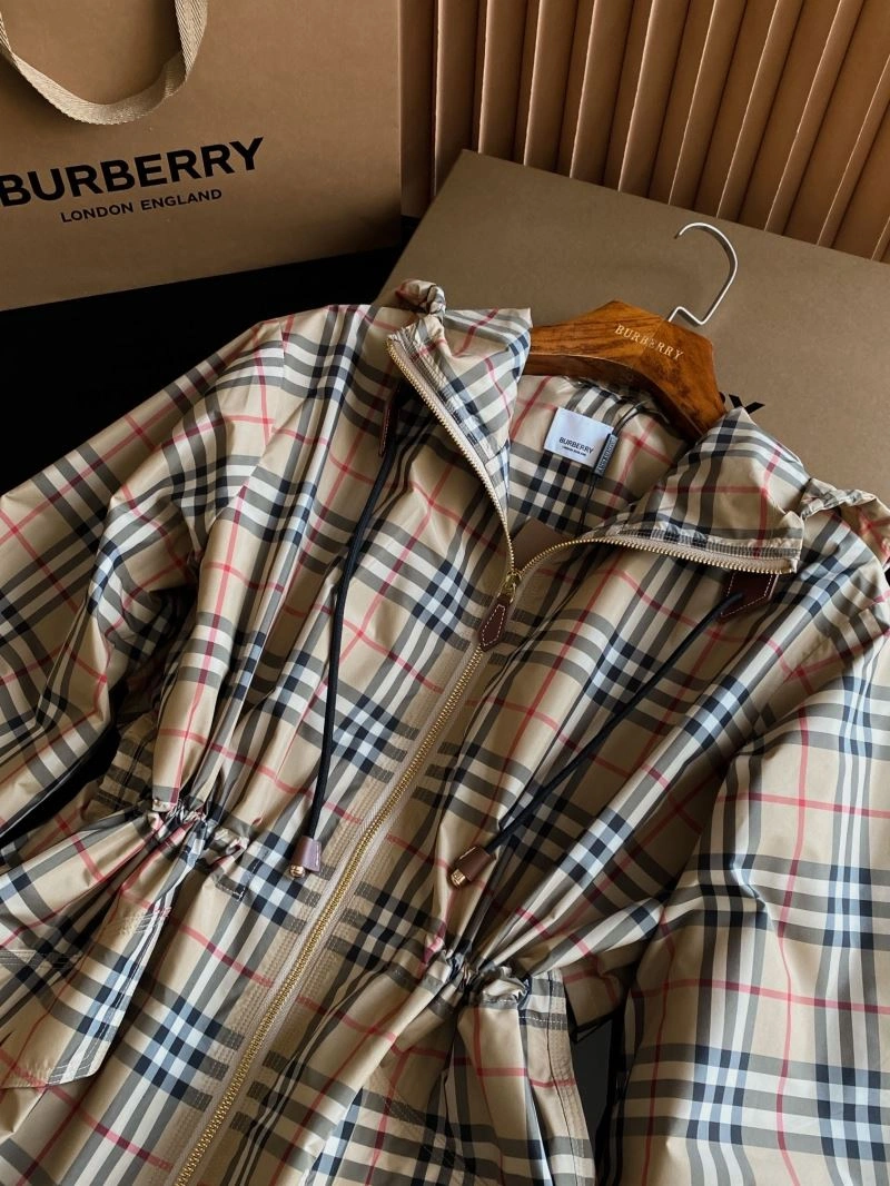 Upgraded Burberry Outwear 104320