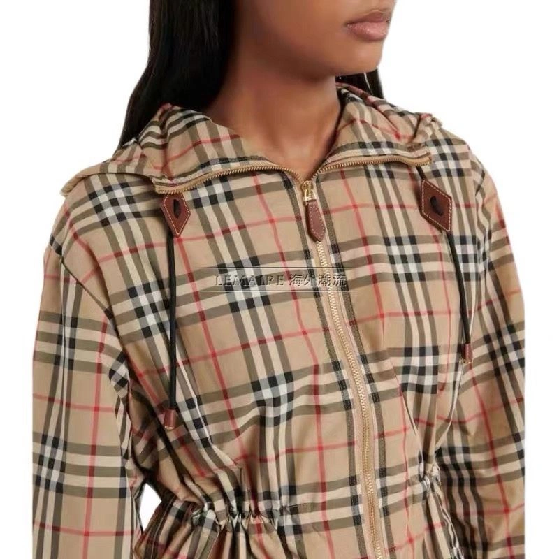 Burberry Outwear Versatile 104263