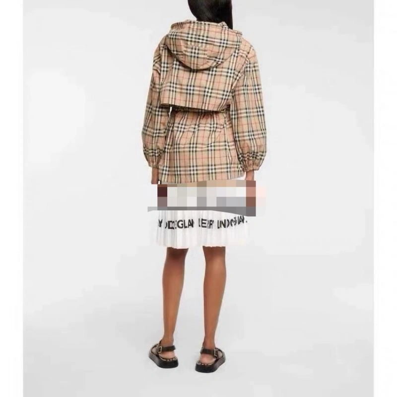 Burberry Outwear Versatile 104263