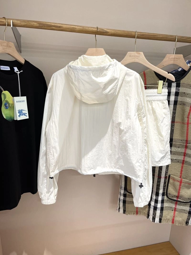 Burberry Outwear Breathable 104261