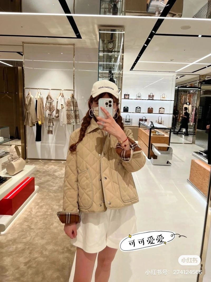 Burberry Outwear Bright 104256