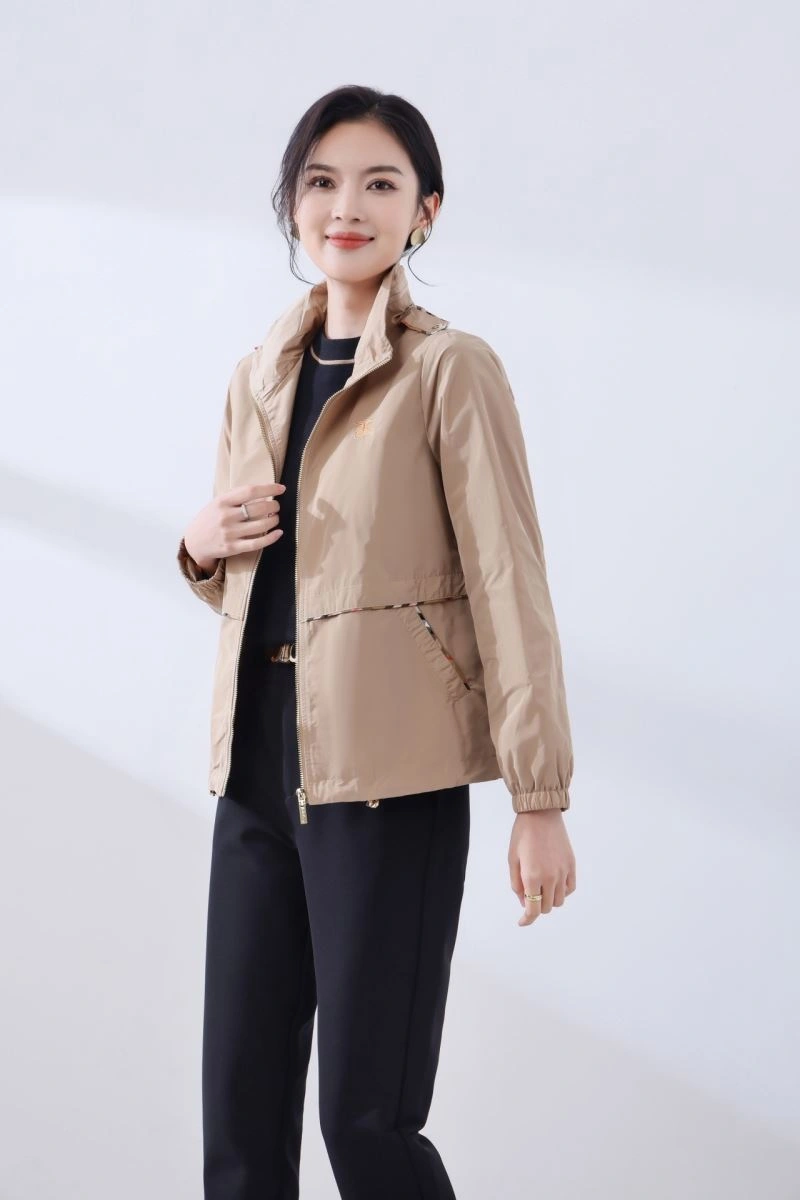 Bright Burberry Outwear 104243