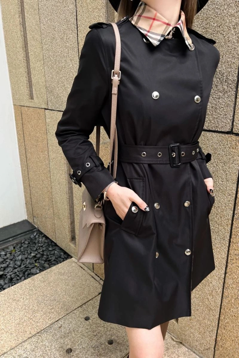Burberry Outwear Classic 104247