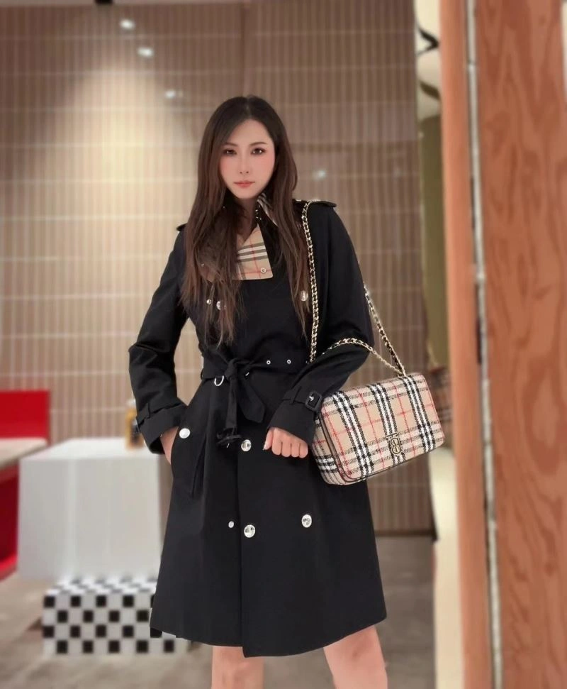 Burberry Outwear Classic 104247