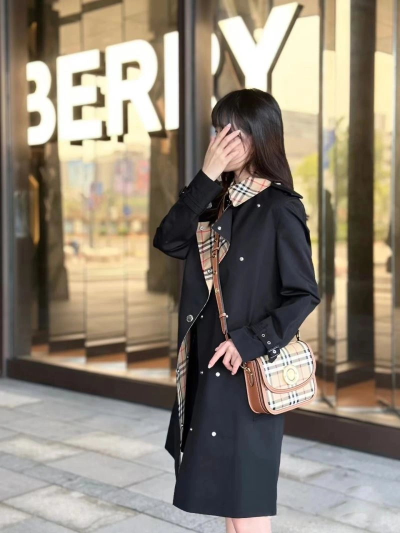 Burberry Outwear Classic 104247