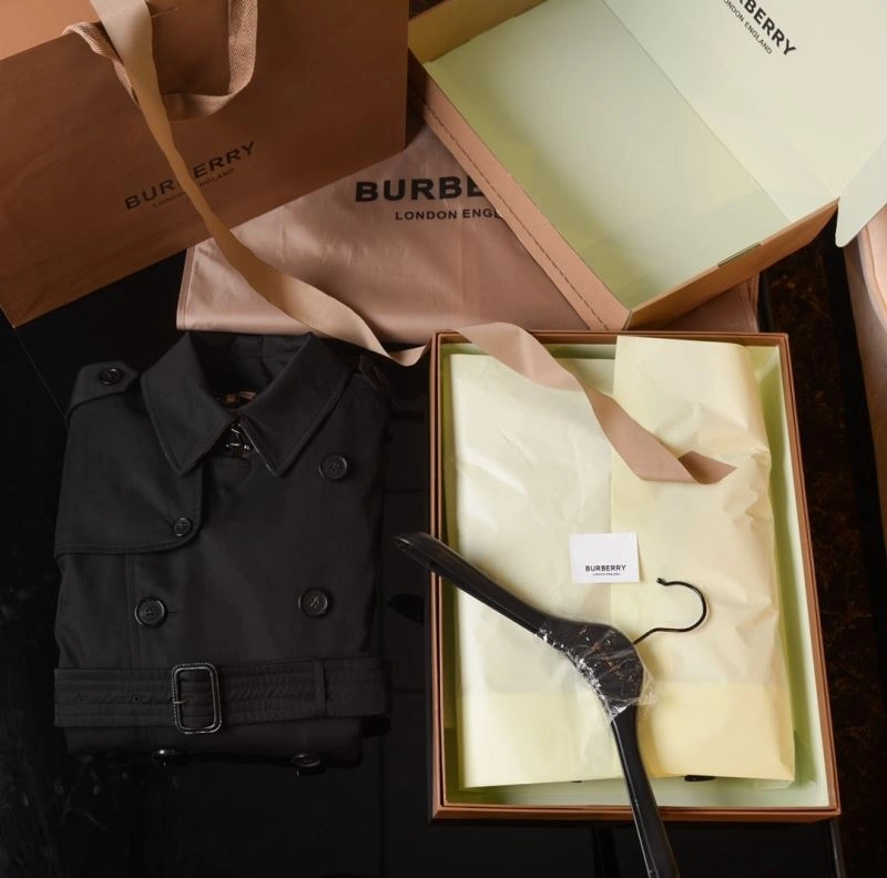 Burberry Outwear OdorResistant 104210