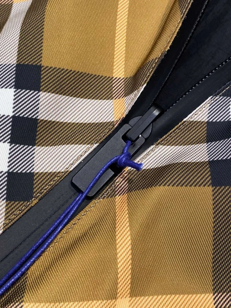Burberry Outwear Durable 104208