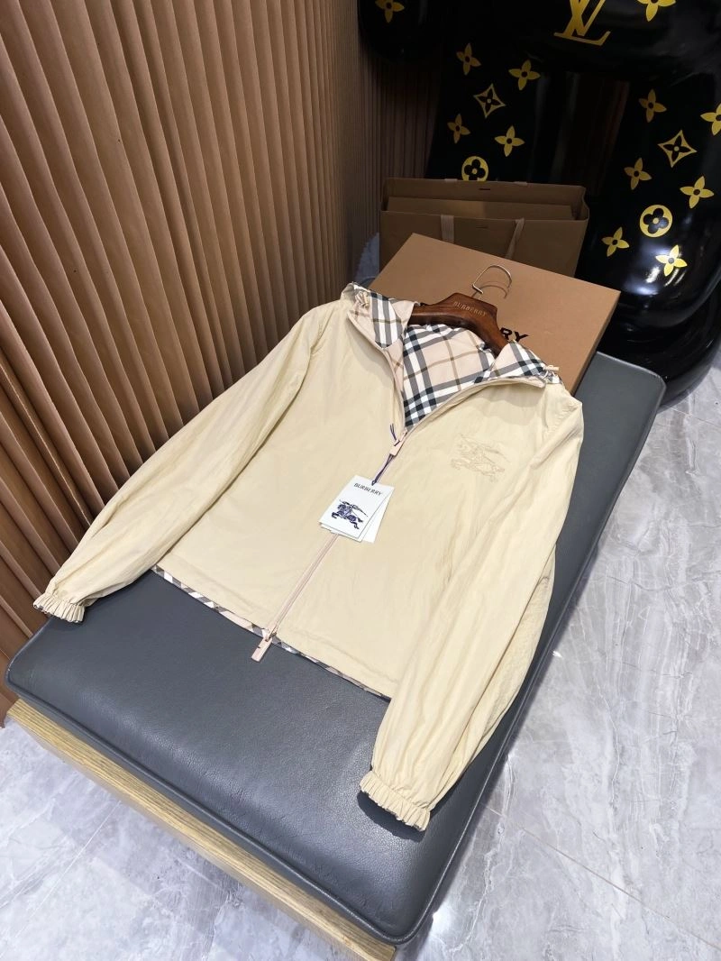 Burberry Outwear Casual 104207