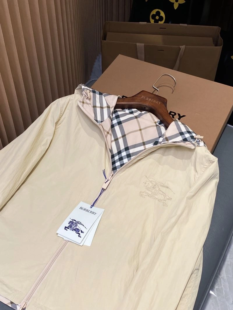 Burberry Outwear Casual 104207