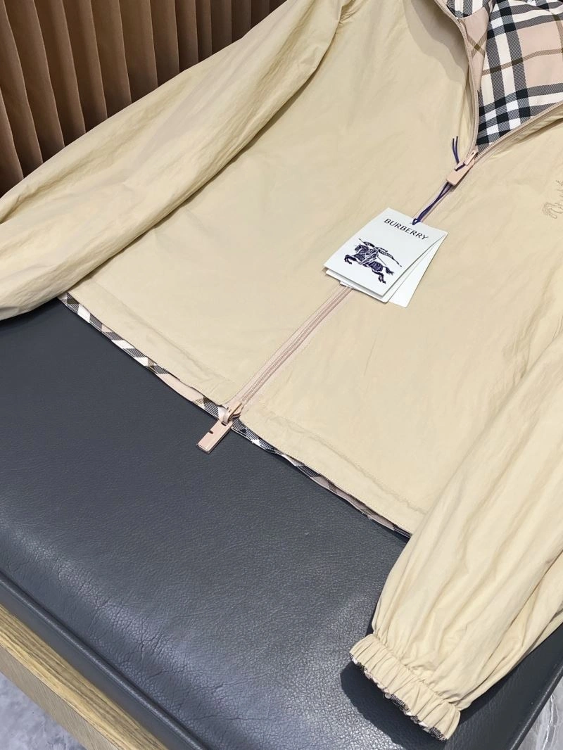 Burberry Outwear Casual 104207