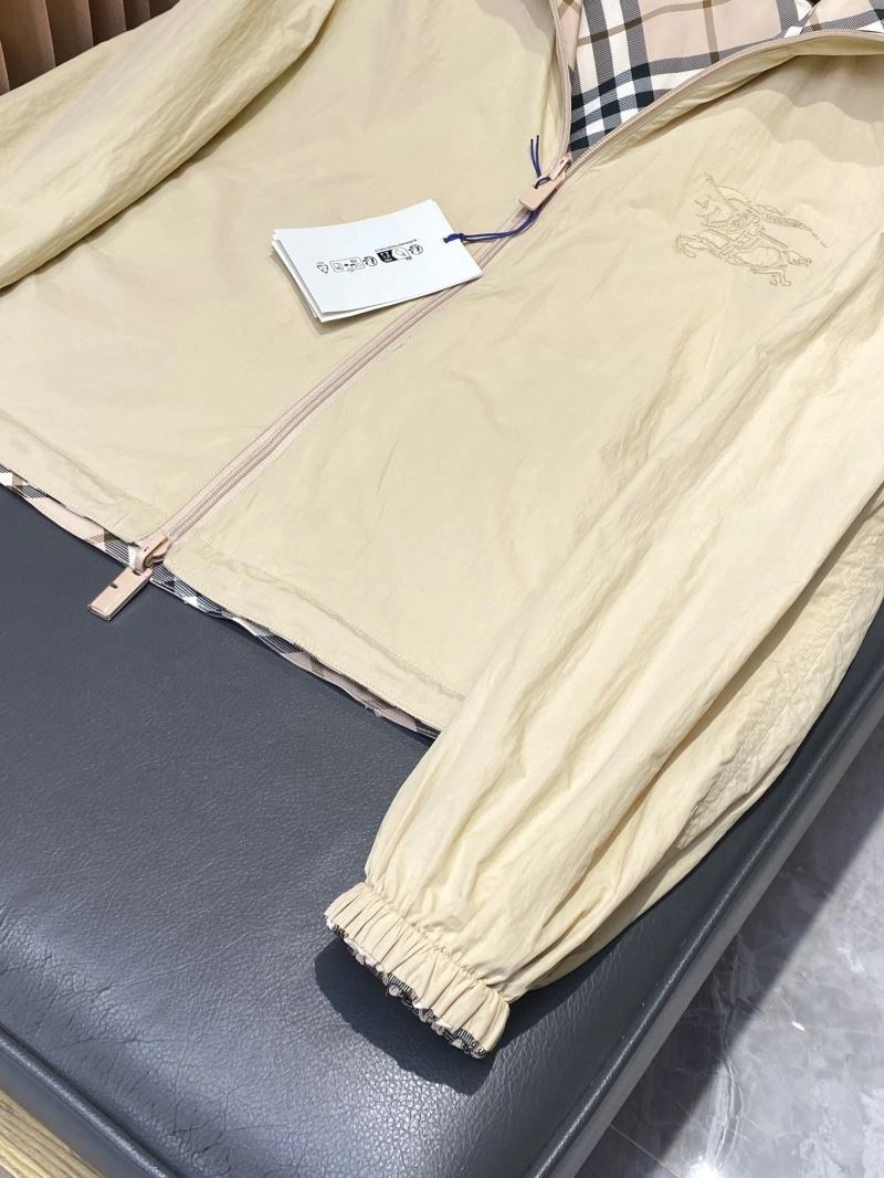 Burberry Outwear Casual 104207