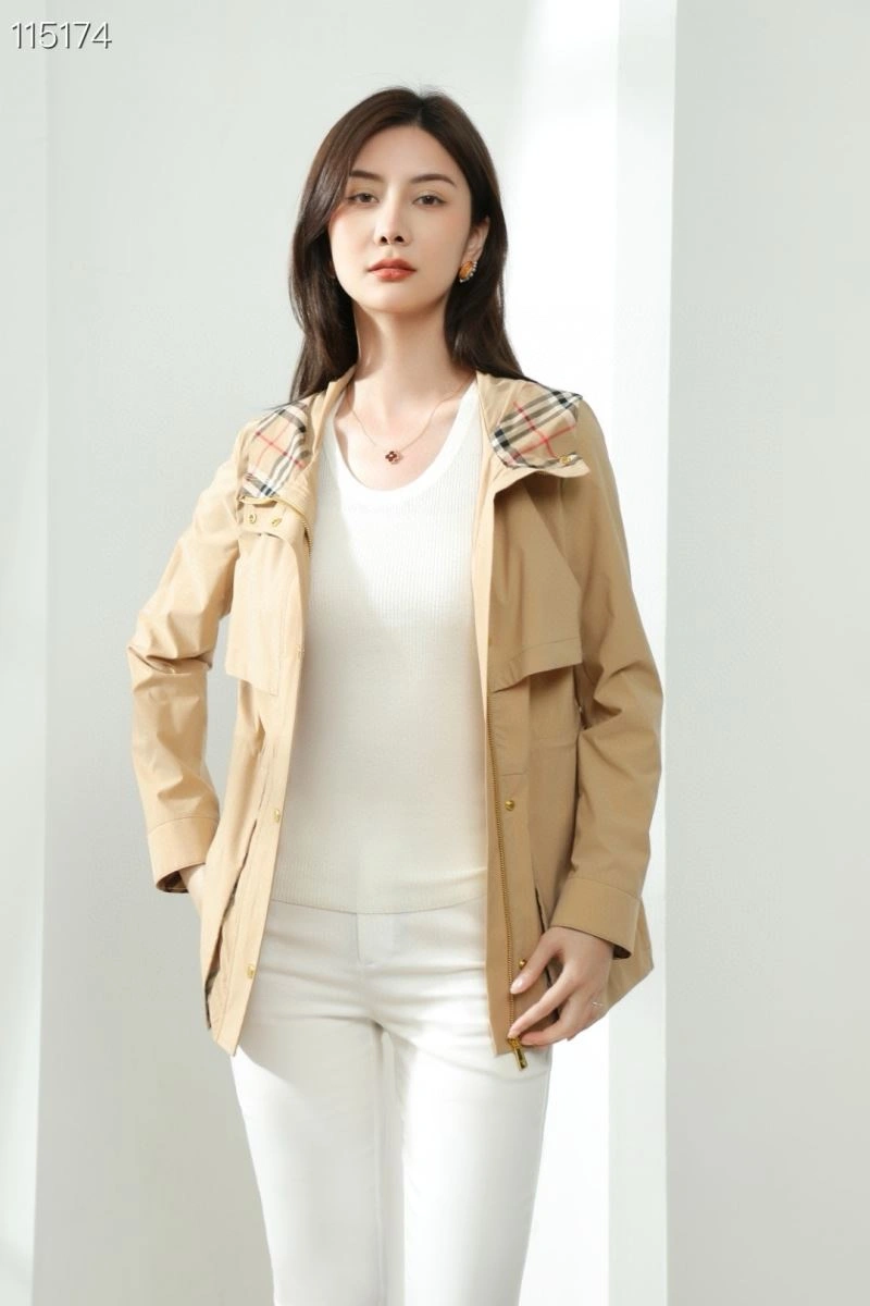 Elegant Burberry Outwear 104214