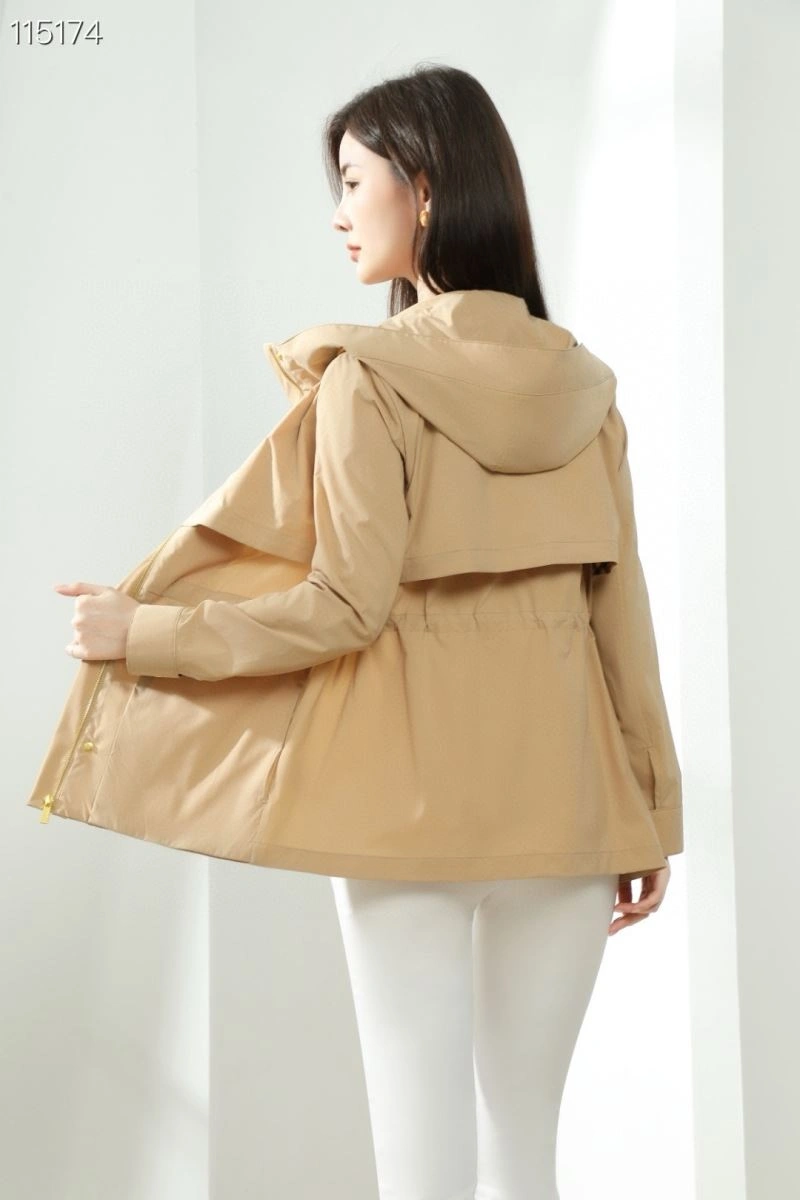 Elegant Burberry Outwear 104214