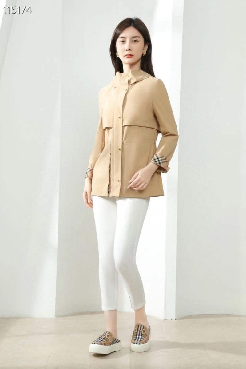 Elegant Burberry Outwear 104214