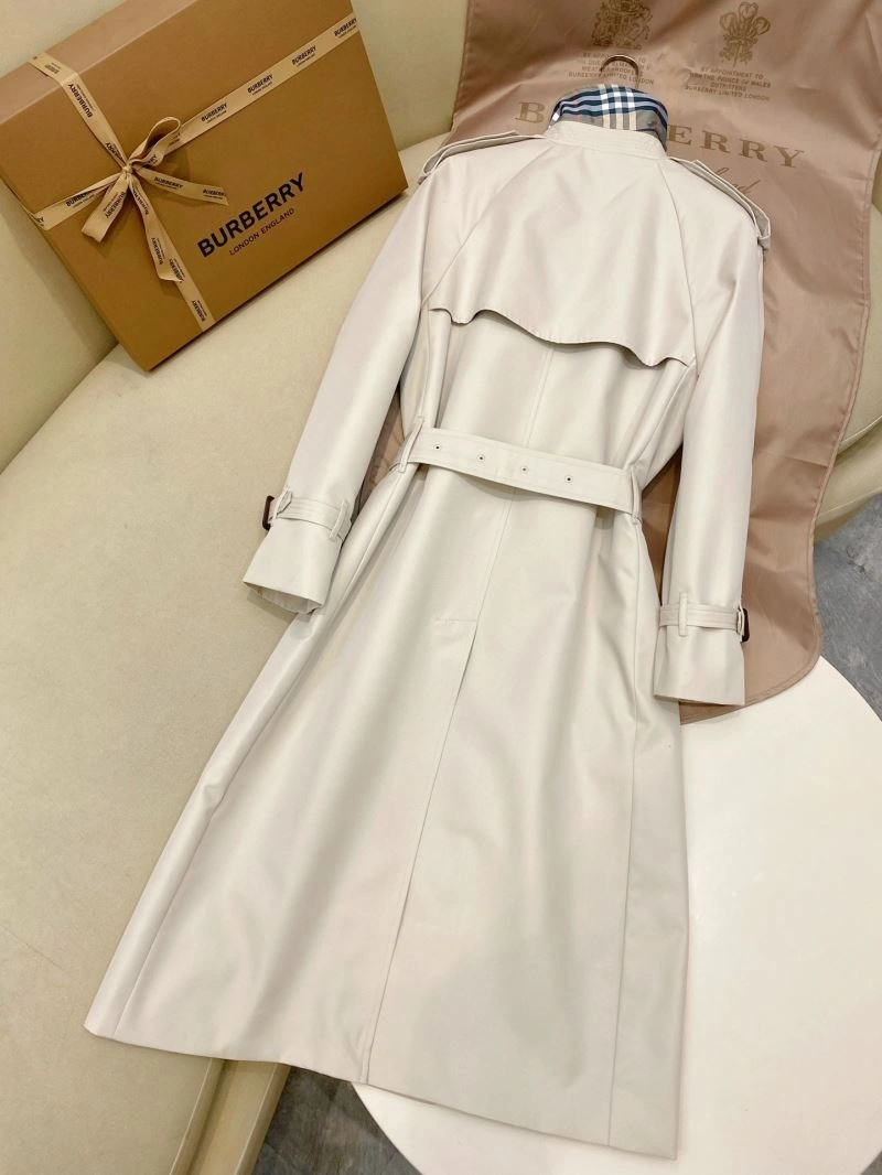 Burberry Outwear Trendsetting 104203