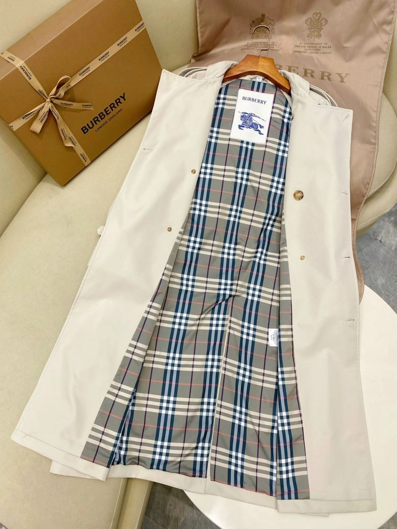 Burberry Outwear Trendsetting 104203