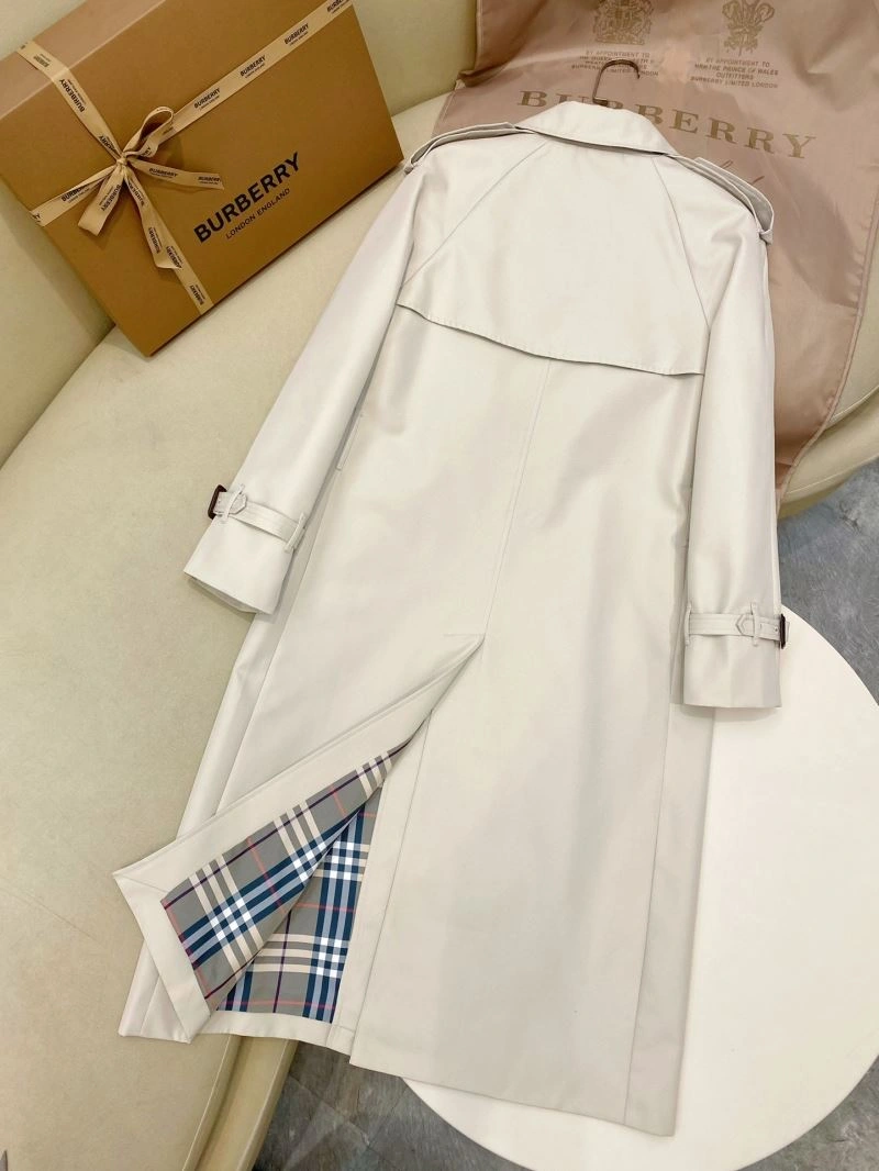 Burberry Outwear Trendsetting 104203