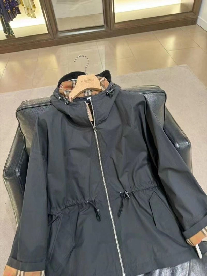 Burberry Outwear Breathable 104199