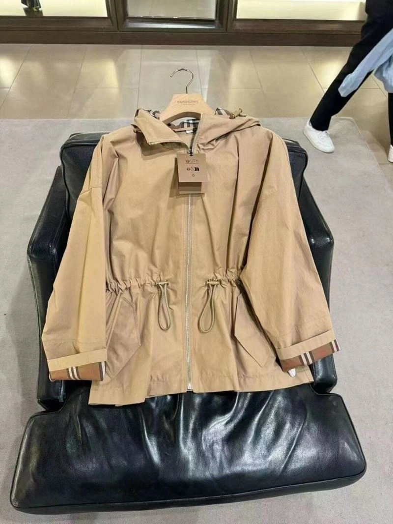 Burberry Outwear Breathable 104199