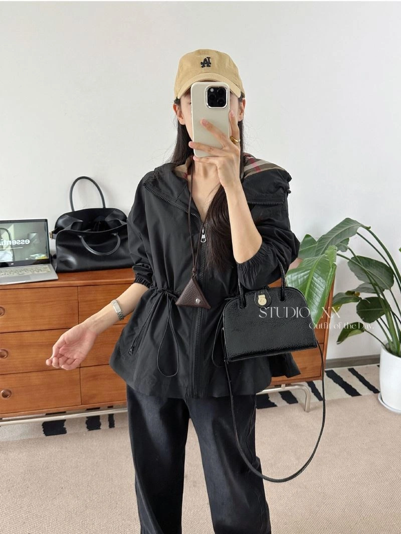 Burberry Outwear EasyMatch 104198